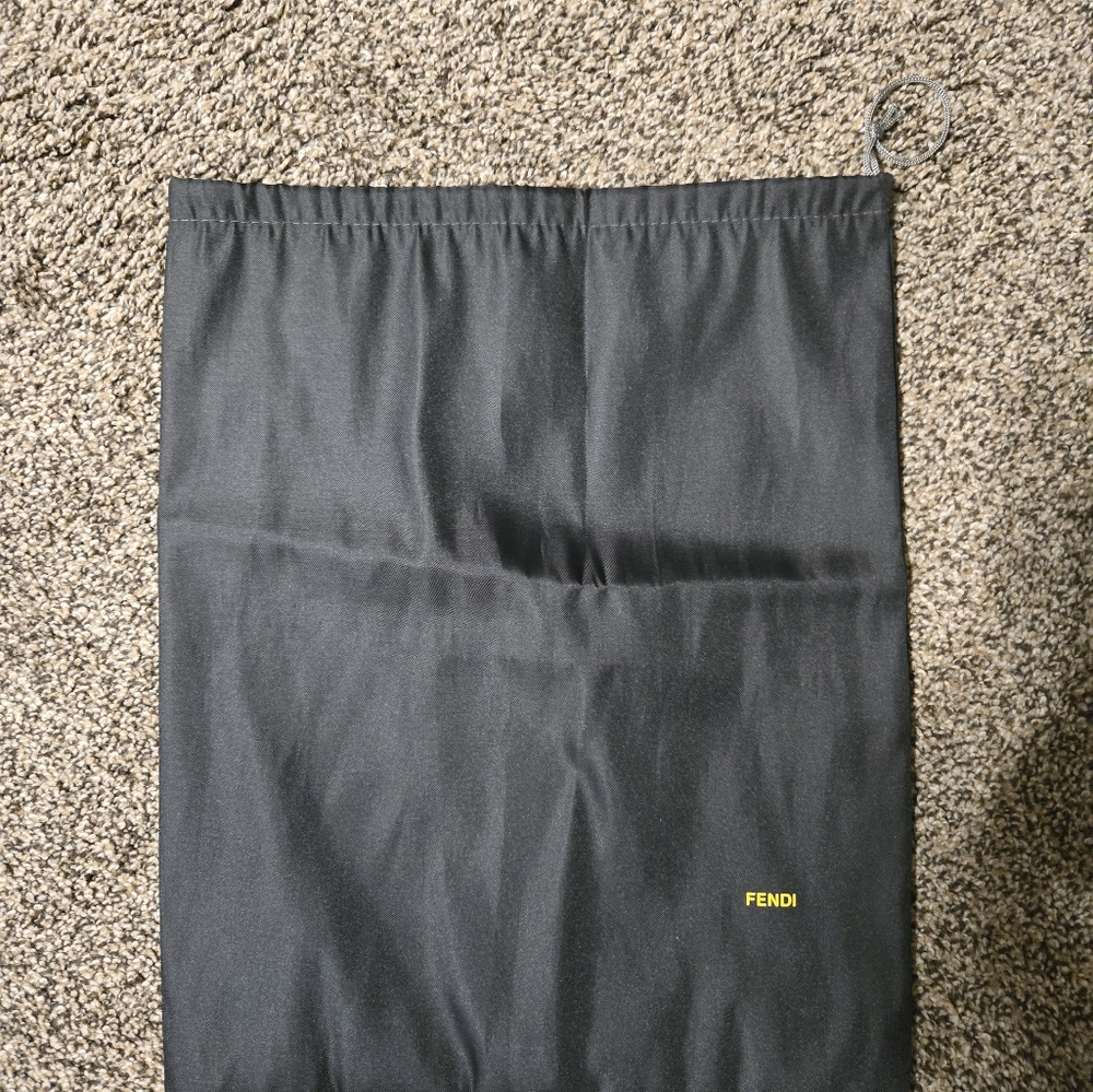 Fendi dust bak
